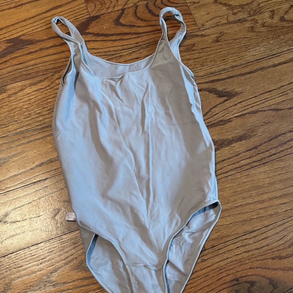 Skims Essential Scoop neck body suit